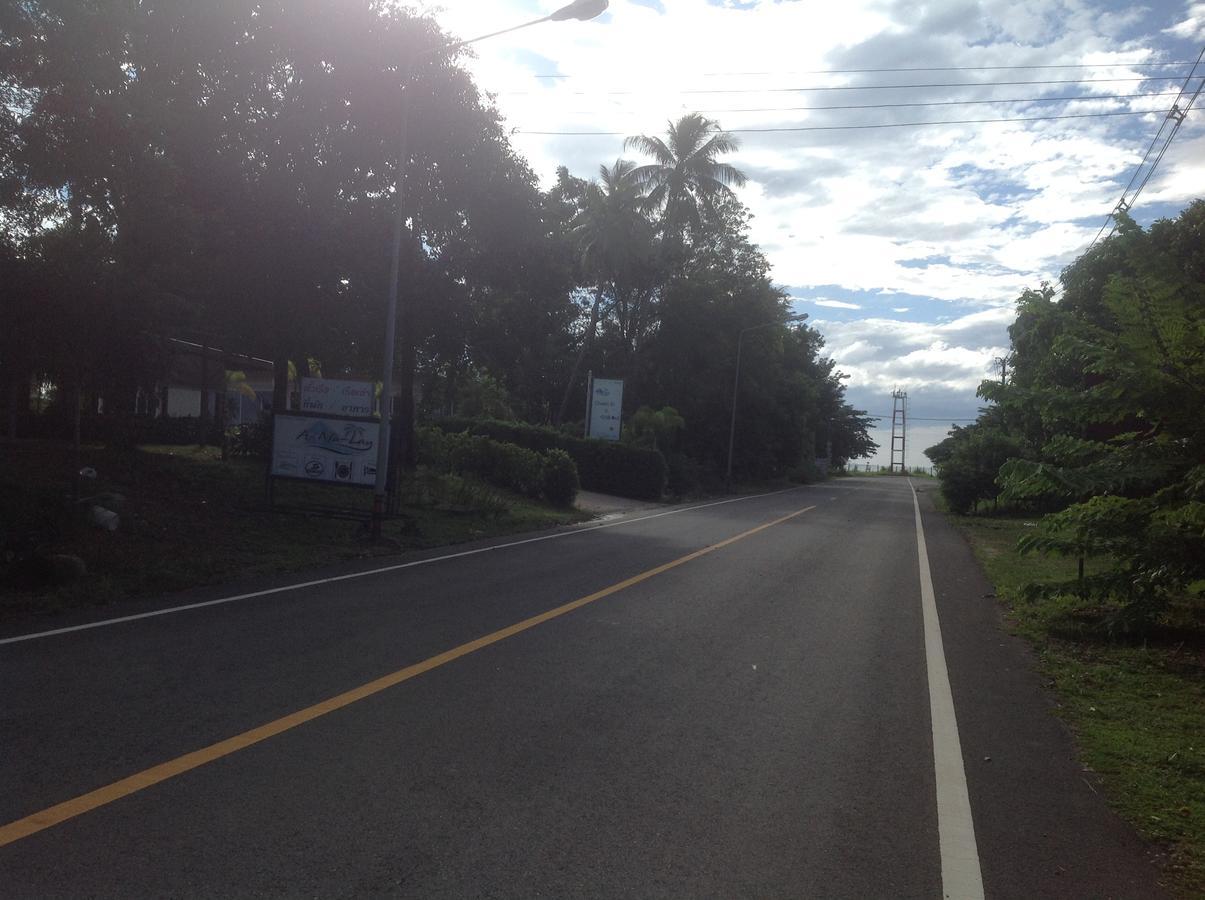 Check In And Chill Out Hotel Ban Laem Sok Exterior photo