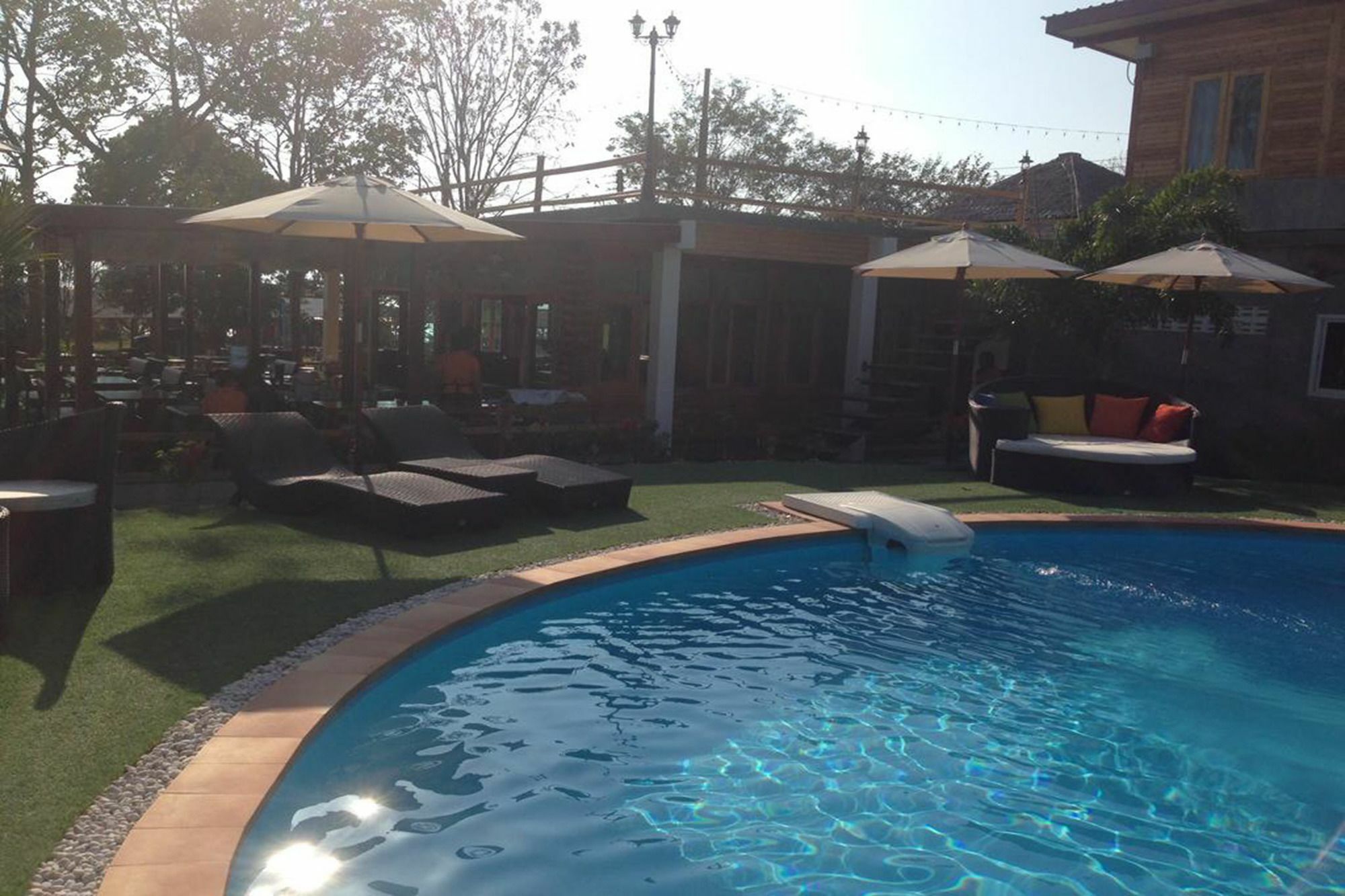 Check In And Chill Out Hotel Ban Laem Sok Exterior photo