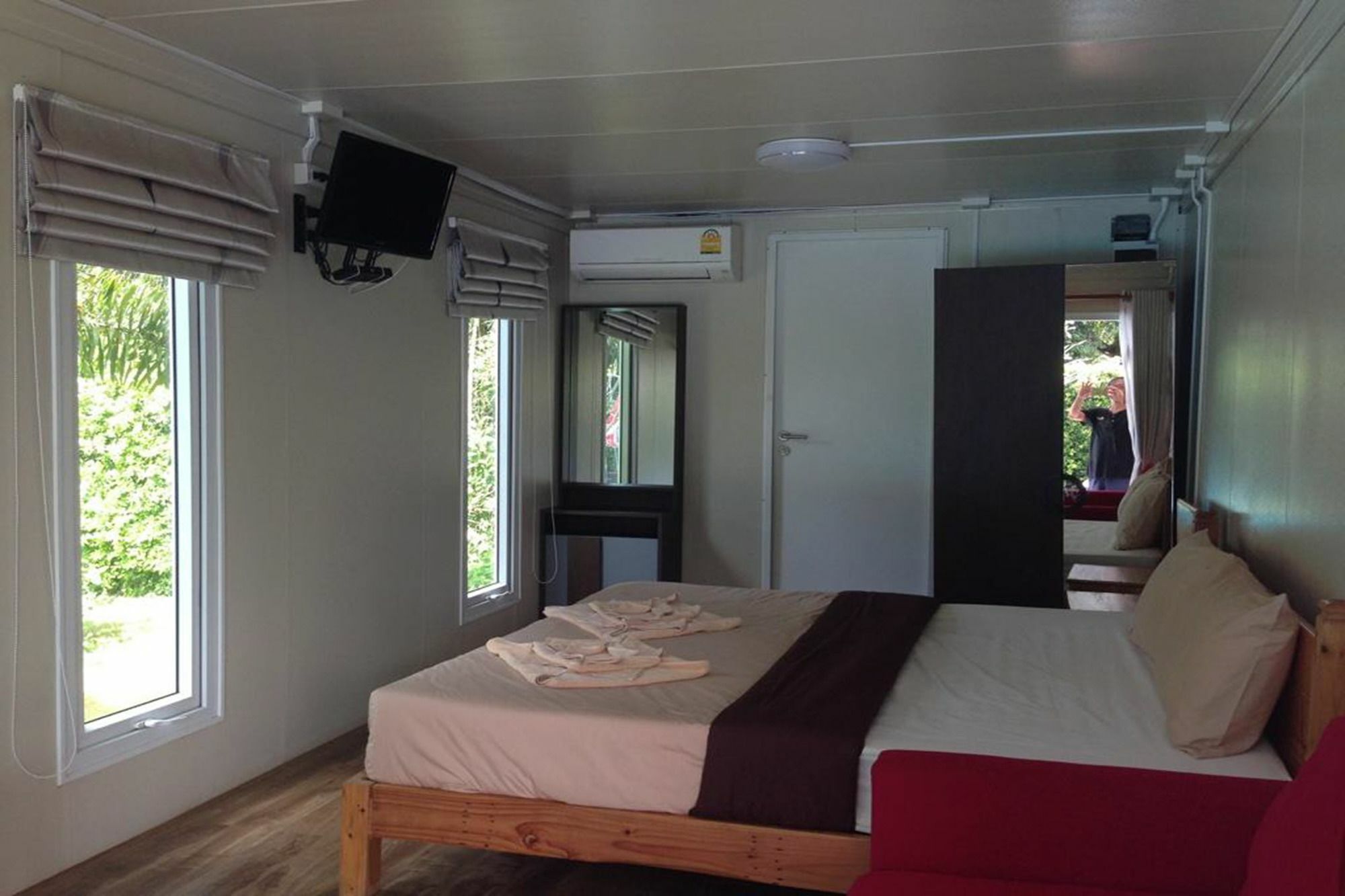Check In And Chill Out Hotel Ban Laem Sok Exterior photo