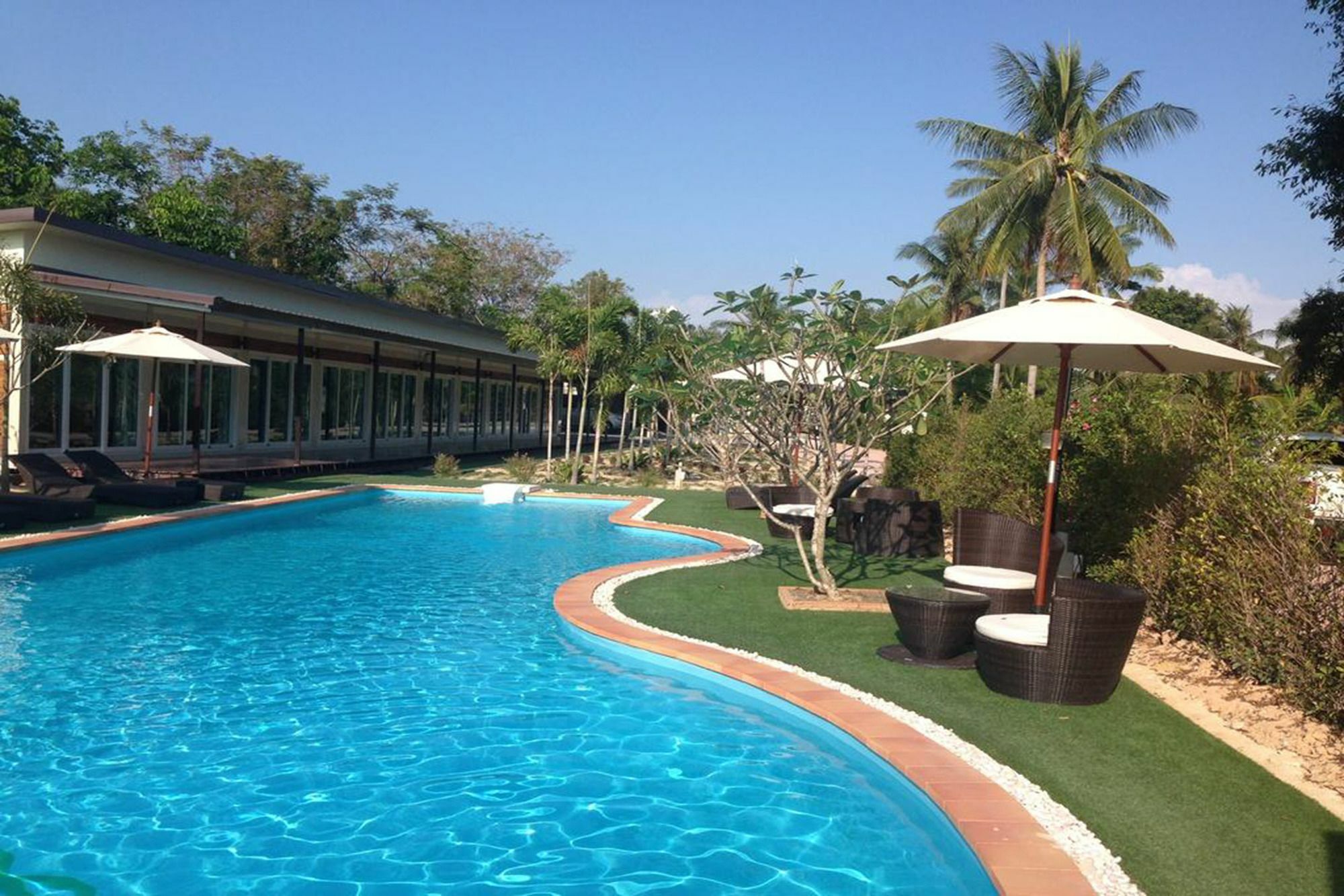 Check In And Chill Out Hotel Ban Laem Sok Exterior photo